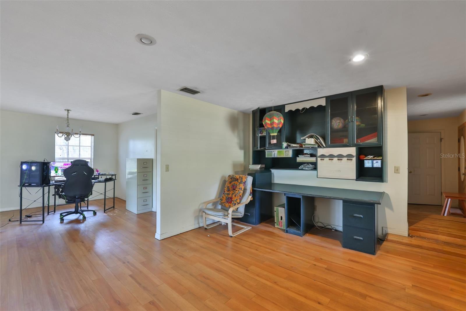2710 LEWIS RD