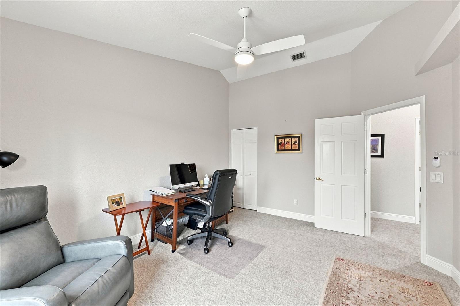 1821 LAKE HERON DR