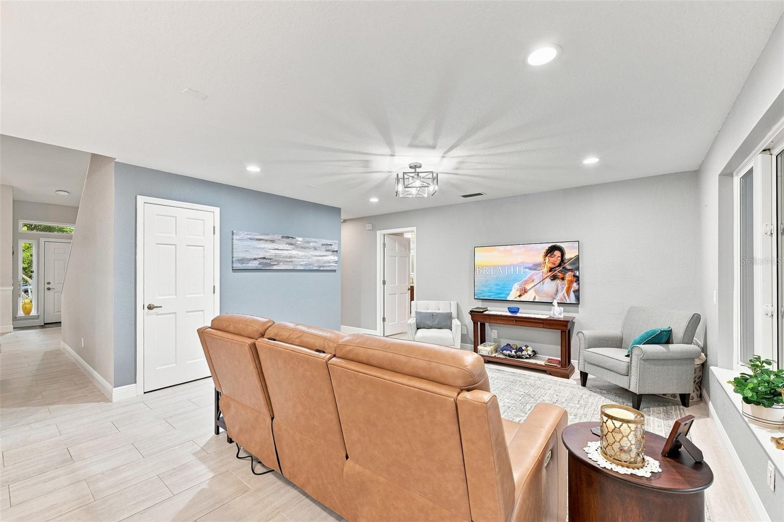 1821 LAKE HERON DR
