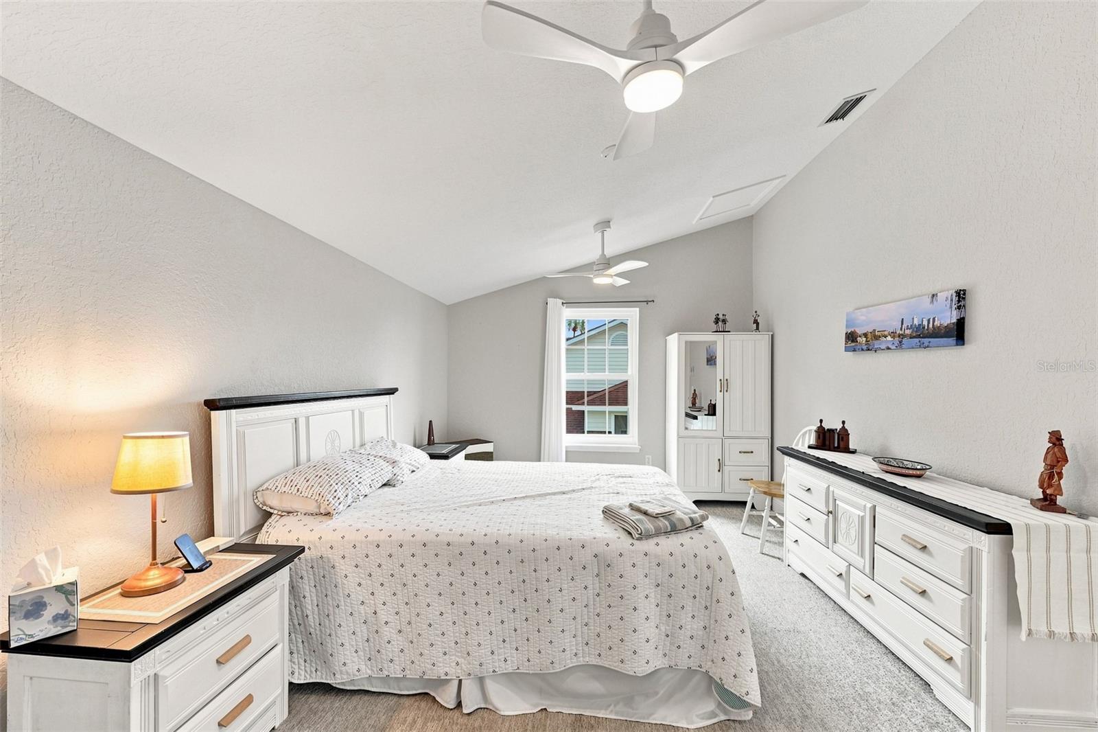 1821 LAKE HERON DR