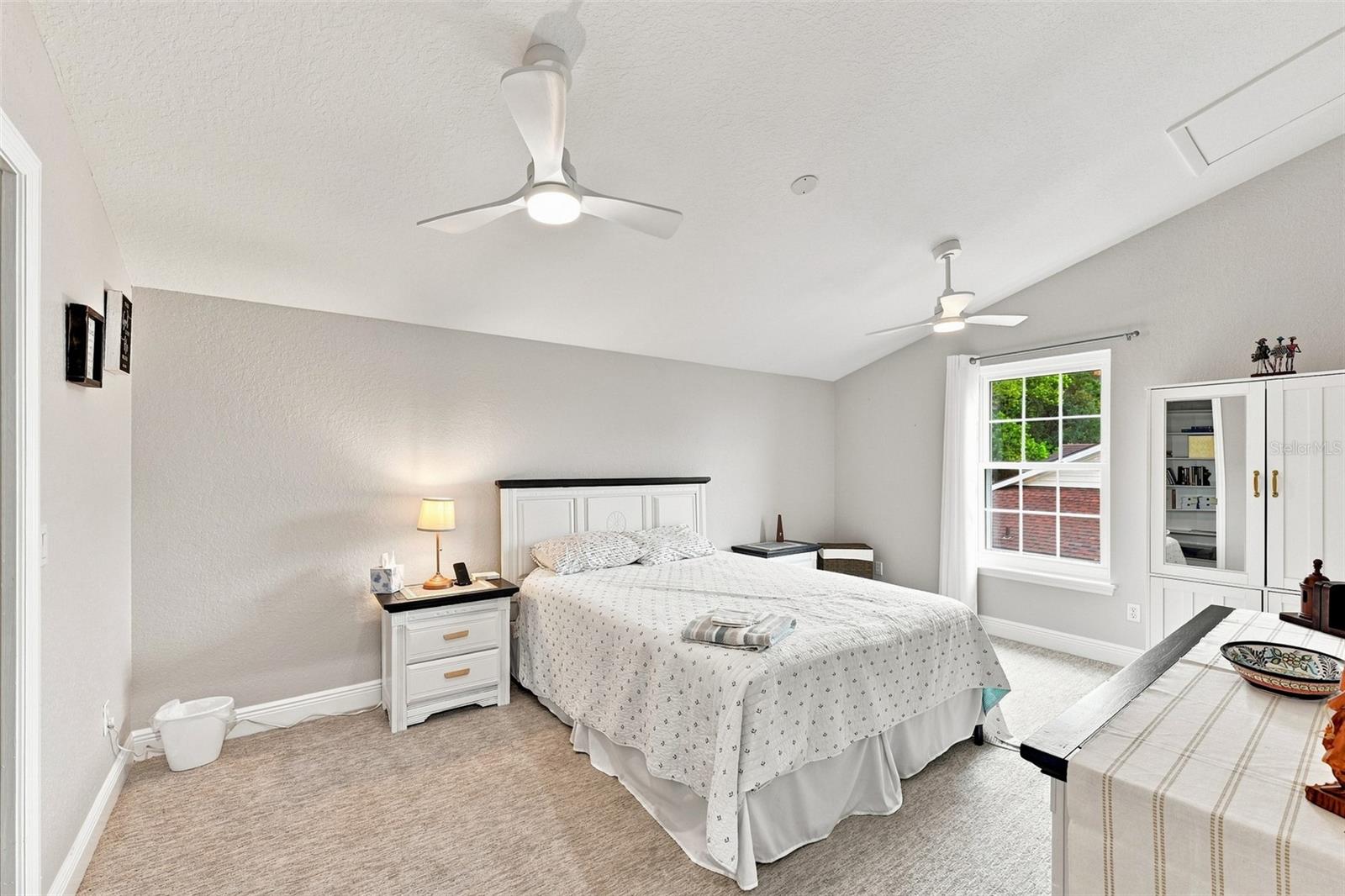 1821 LAKE HERON DR