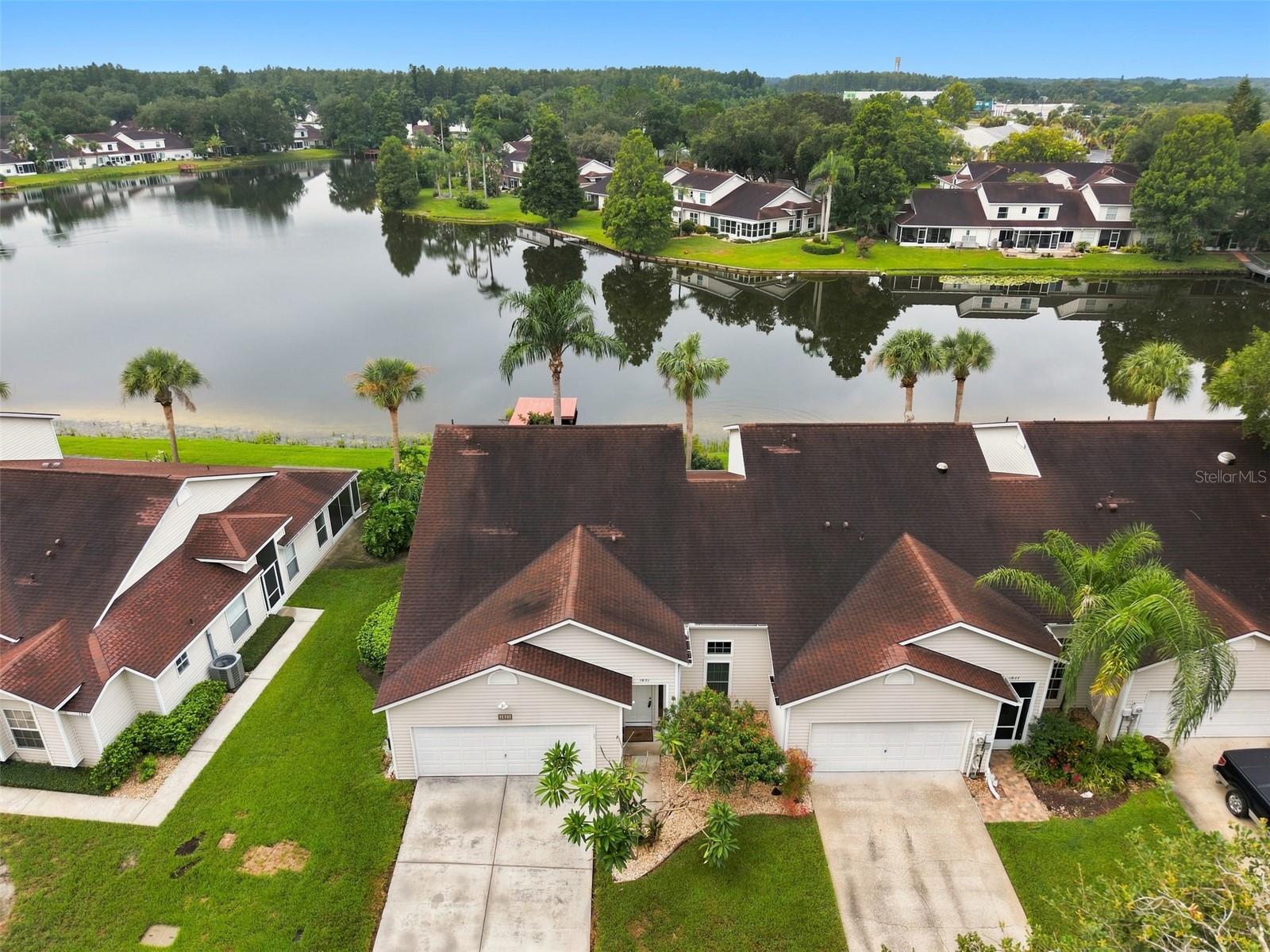 1821 LAKE HERON DR