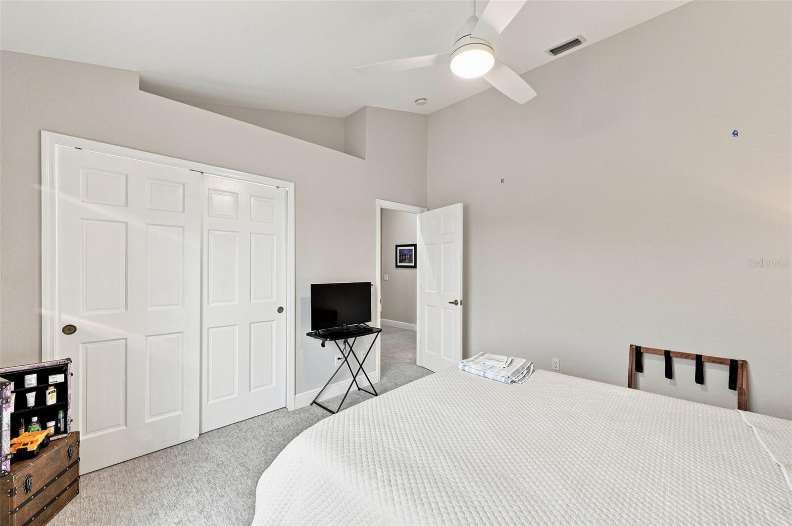 1821 LAKE HERON DR