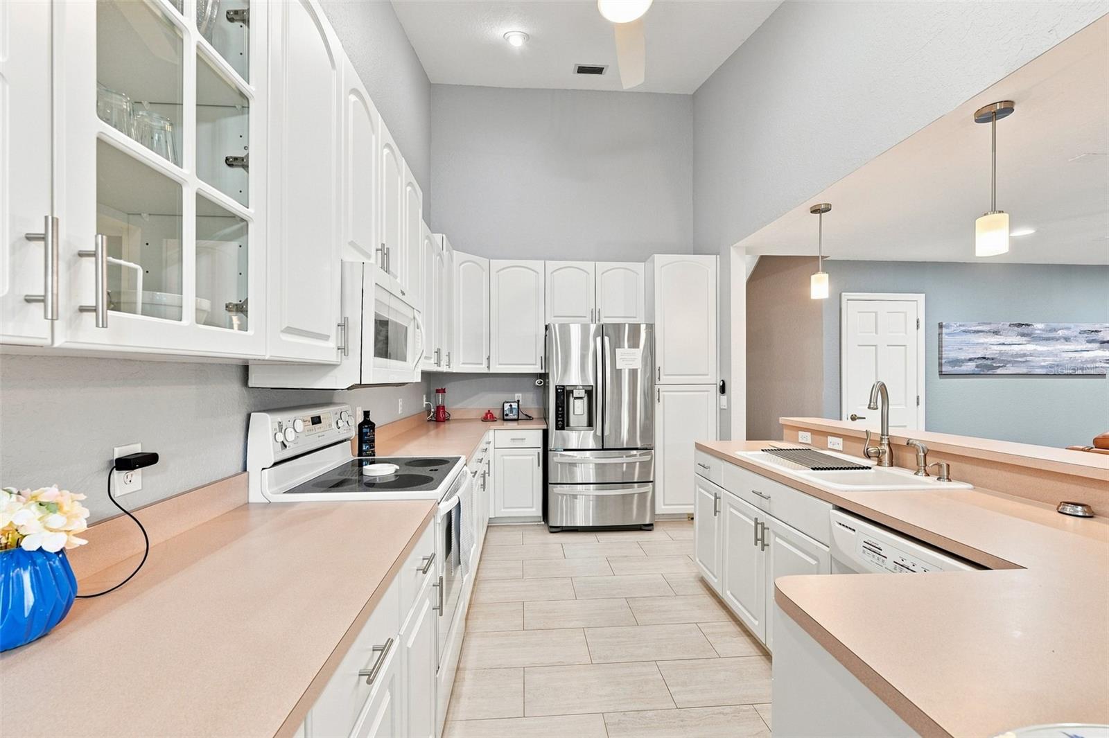 1821 LAKE HERON DR
