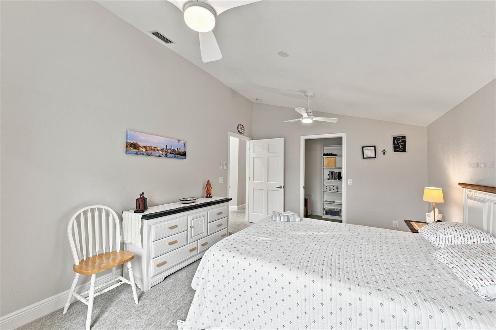 1821 LAKE HERON DR