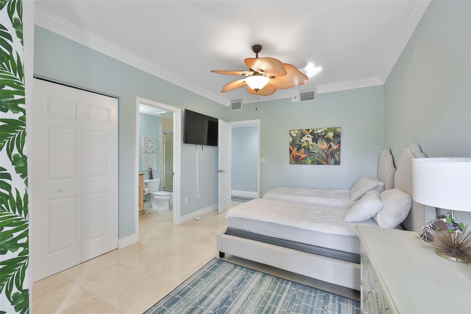 14 SOMERSET ST #3C
