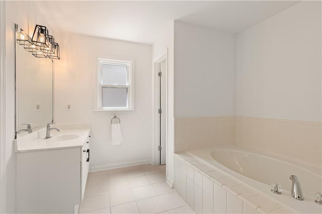1826 Rue De Montreal