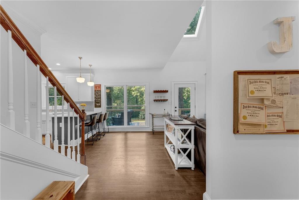 411 Chelsea Circle NE