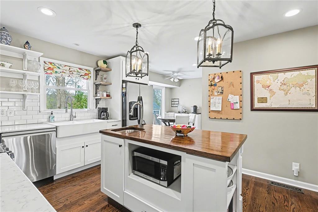 3690 Hickory Circle SE