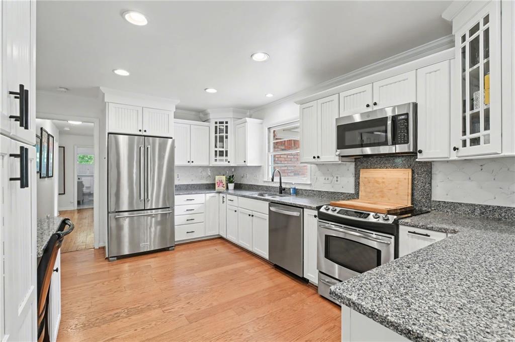 2081 S Akin Drive NE