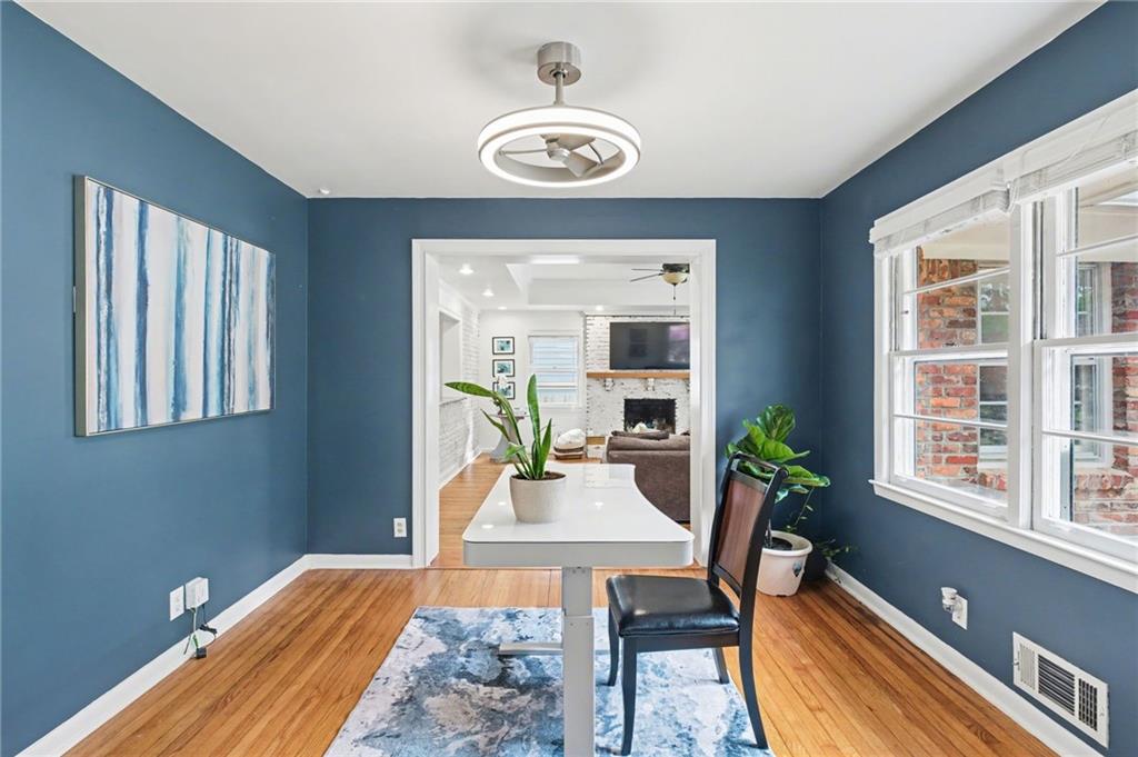 2081 S Akin Drive NE