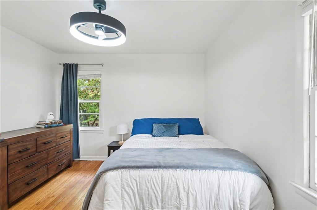 2081 S Akin Drive NE