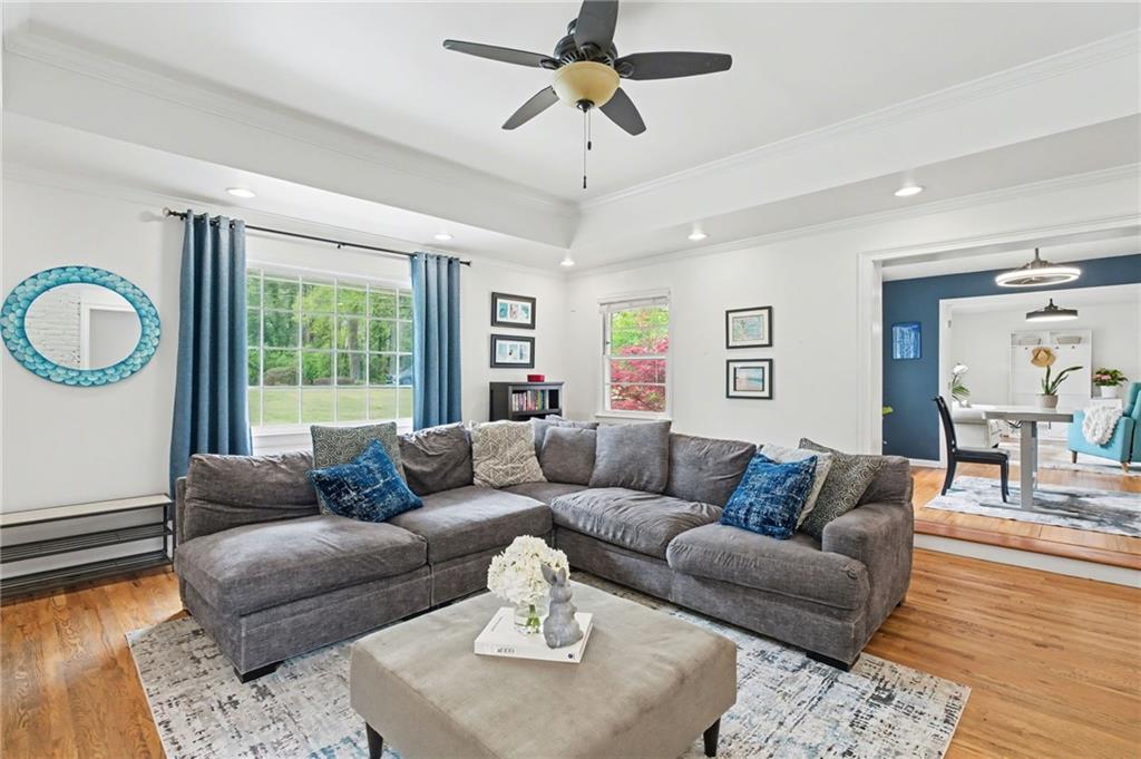 2081 S Akin Drive NE