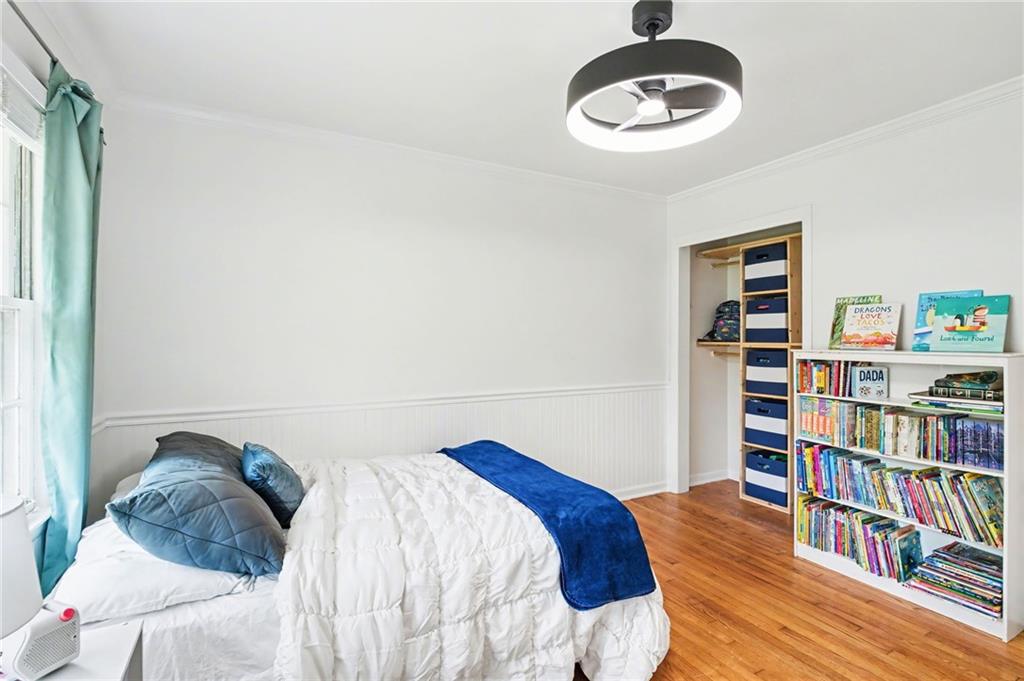 2081 S Akin Drive NE