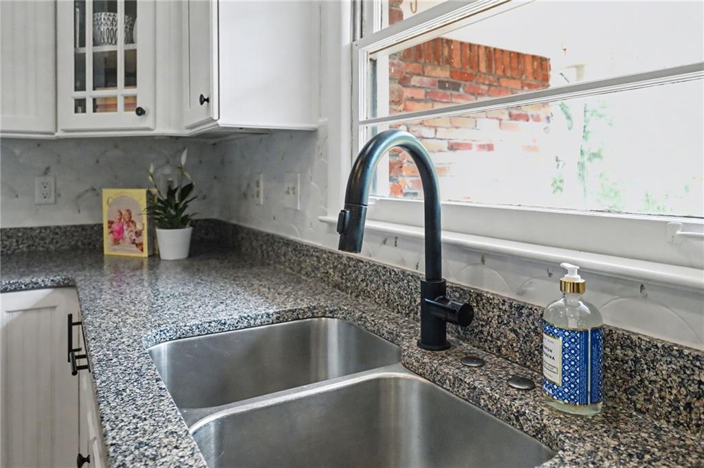 2081 S Akin Drive NE