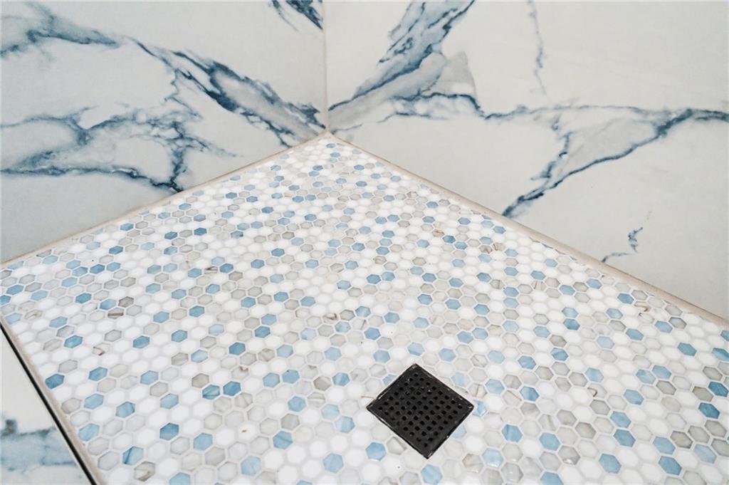 2081 S Akin Drive NE