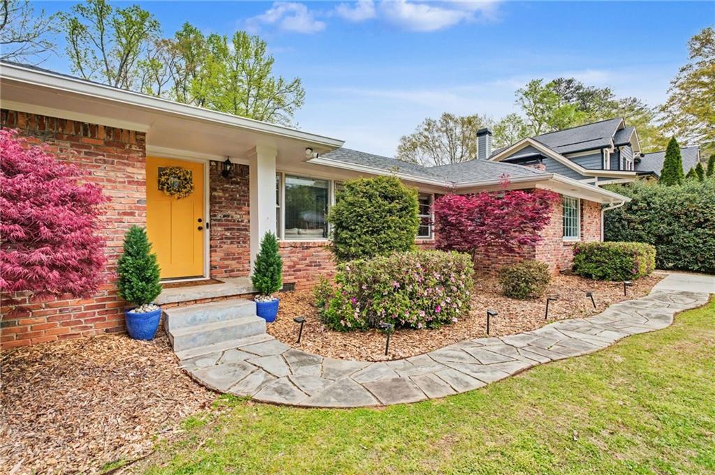 2081 S Akin Drive NE