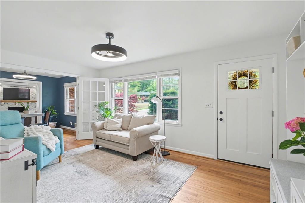 2081 S Akin Drive NE