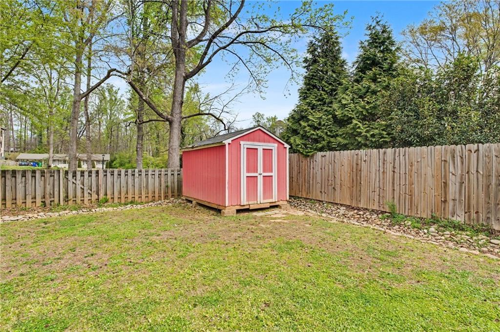 2081 S Akin Drive NE