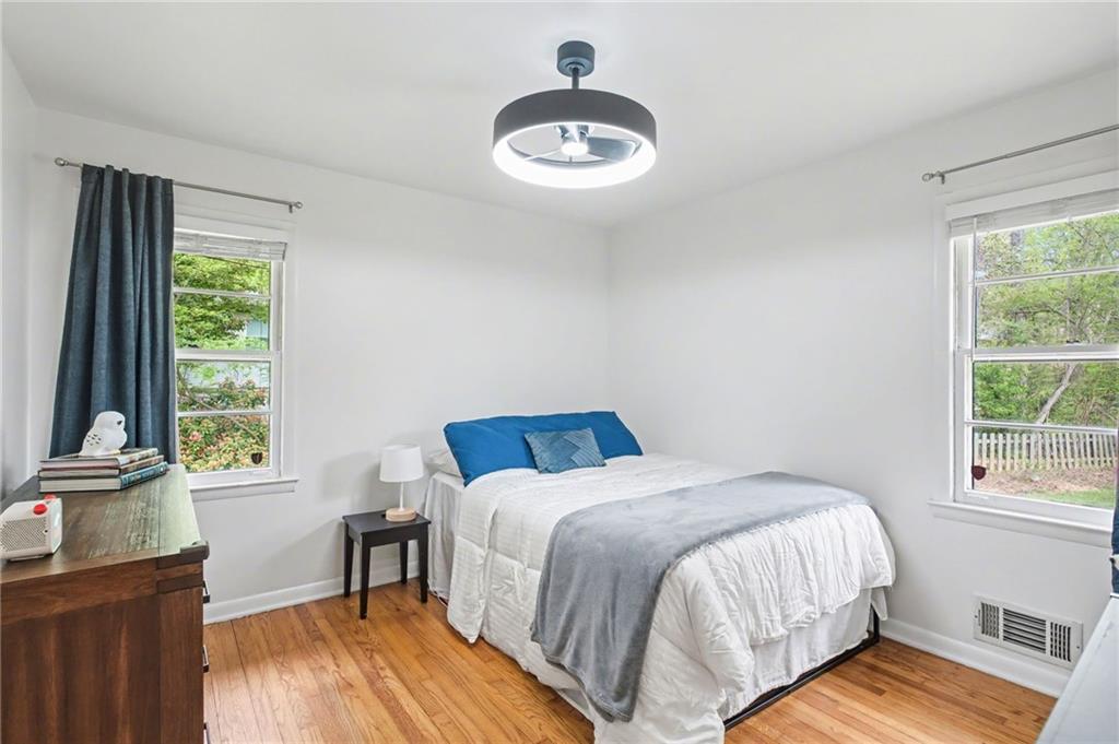 2081 S Akin Drive NE