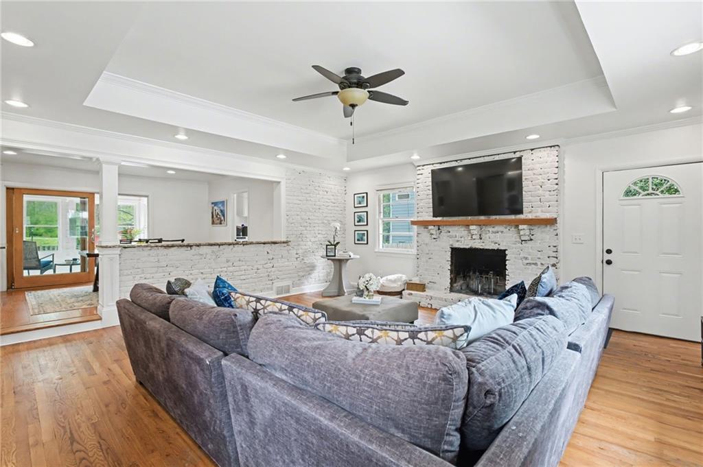 2081 S Akin Drive NE