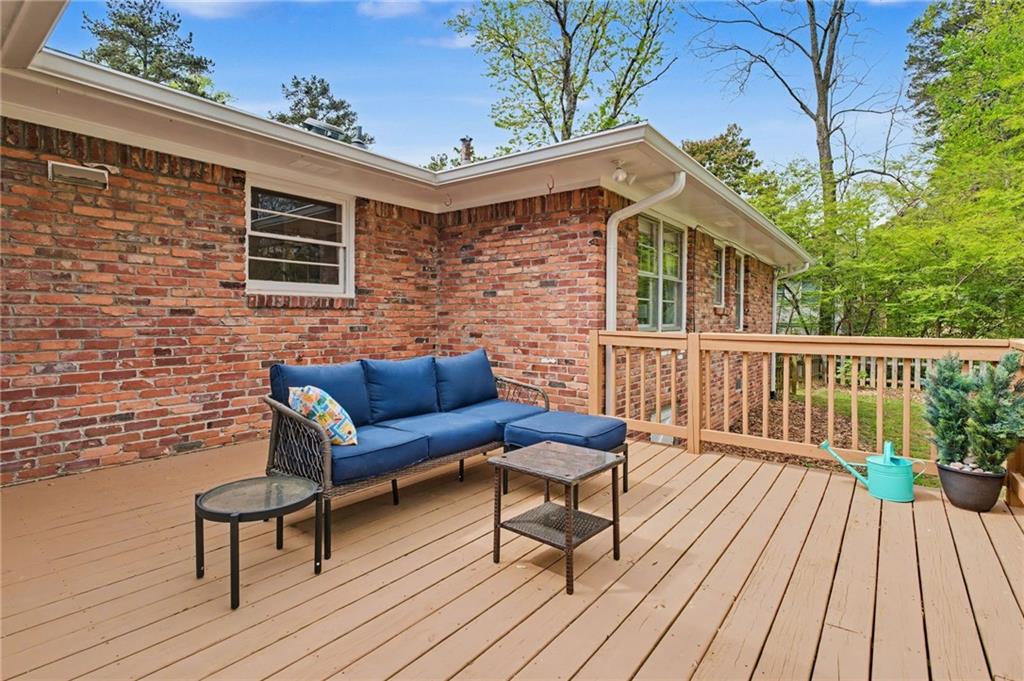 2081 S Akin Drive NE