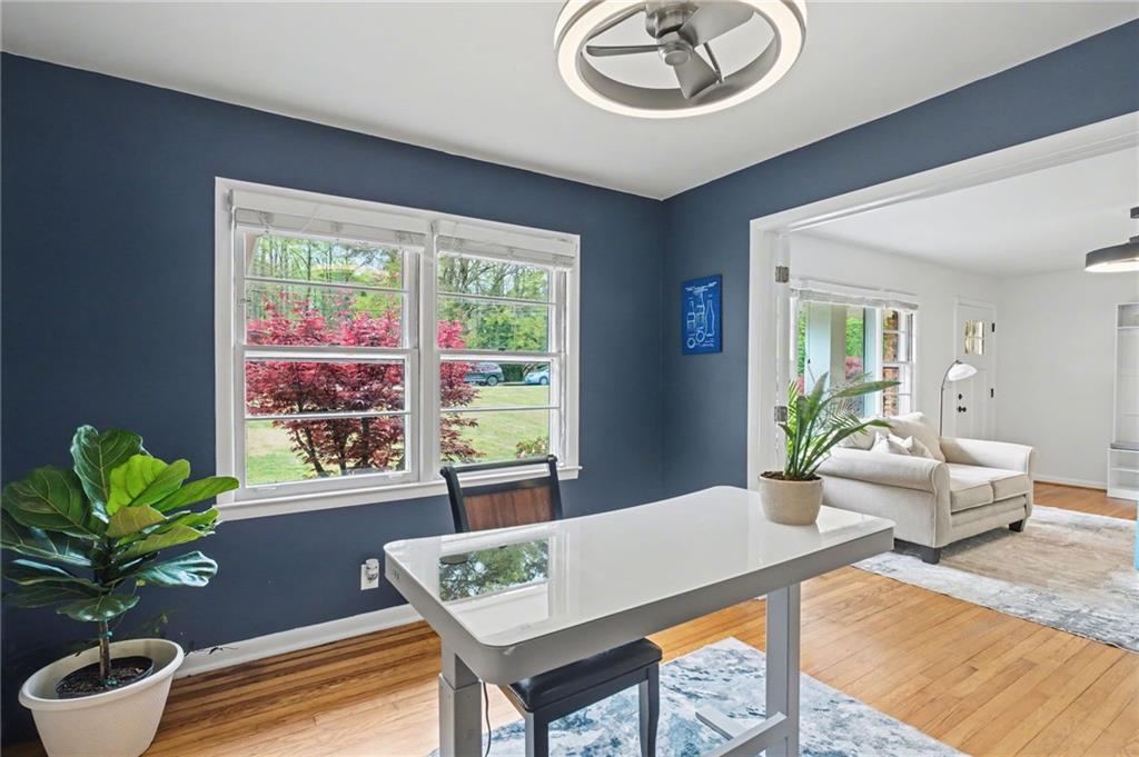 2081 S Akin Drive NE