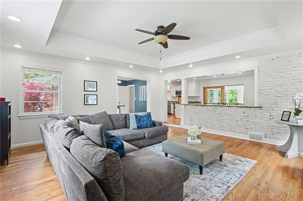 2081 S Akin Drive NE