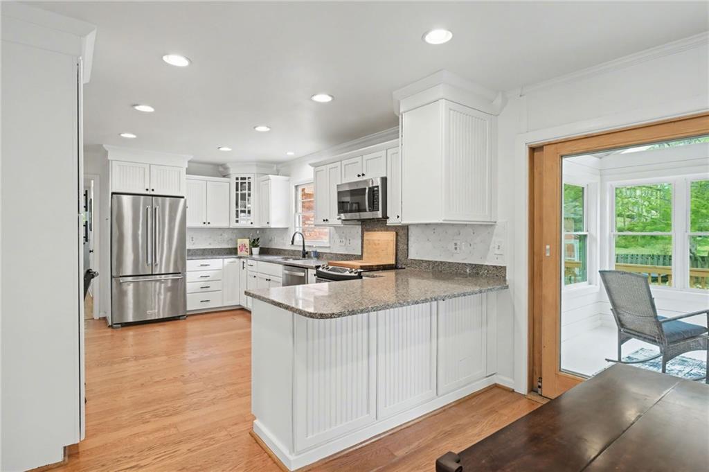 2081 S Akin Drive NE