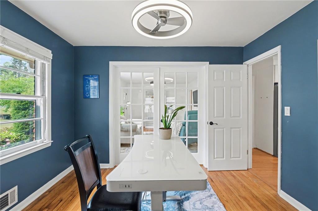 2081 S Akin Drive NE