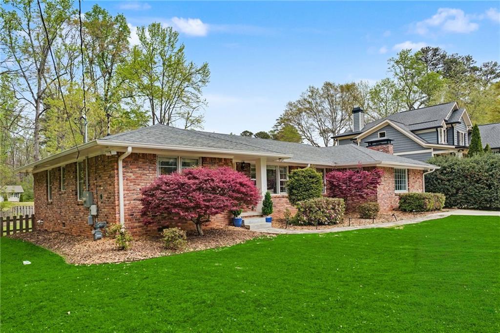 2081 S Akin Drive NE