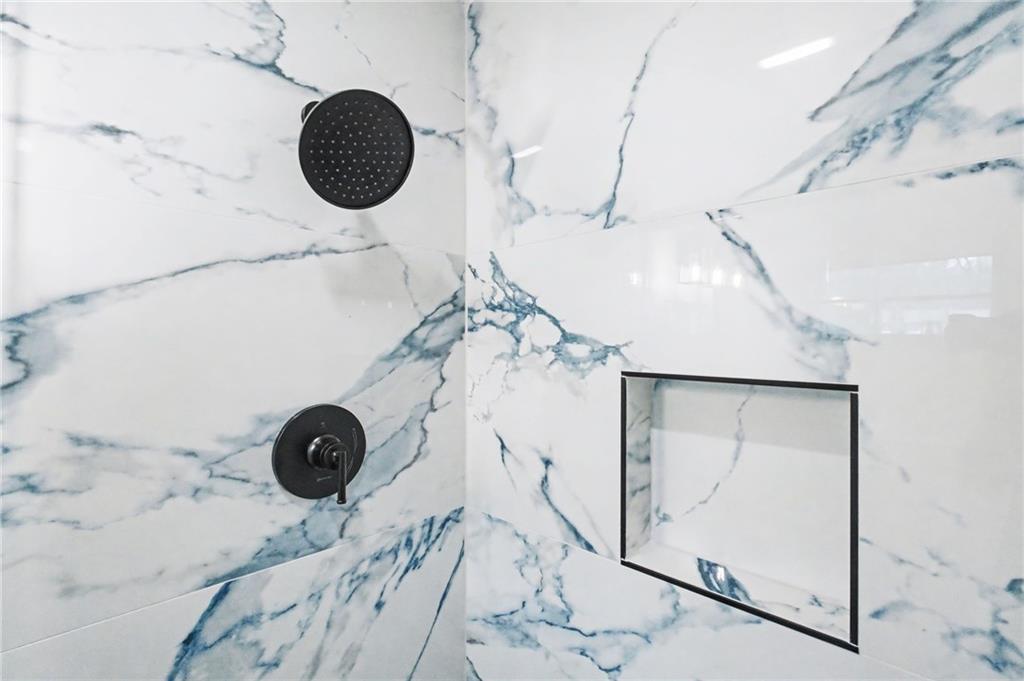 2081 S Akin Drive NE