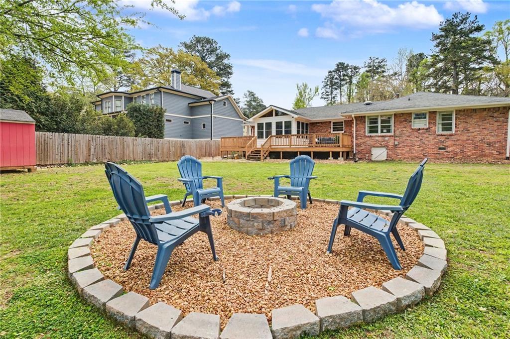 2081 S Akin Drive NE