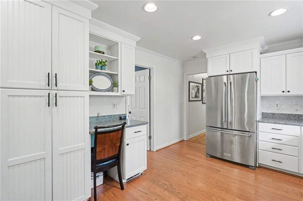 2081 S Akin Drive NE