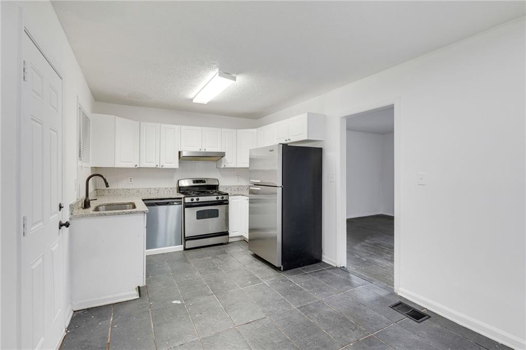 4322 Glenwood Parkway