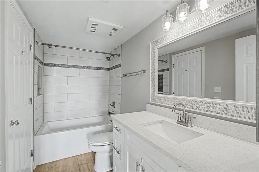 3481 Lakeside Drive NE Unit 2107