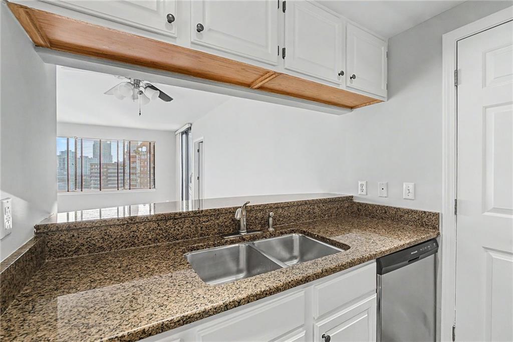 3481 Lakeside Drive NE Unit 2107