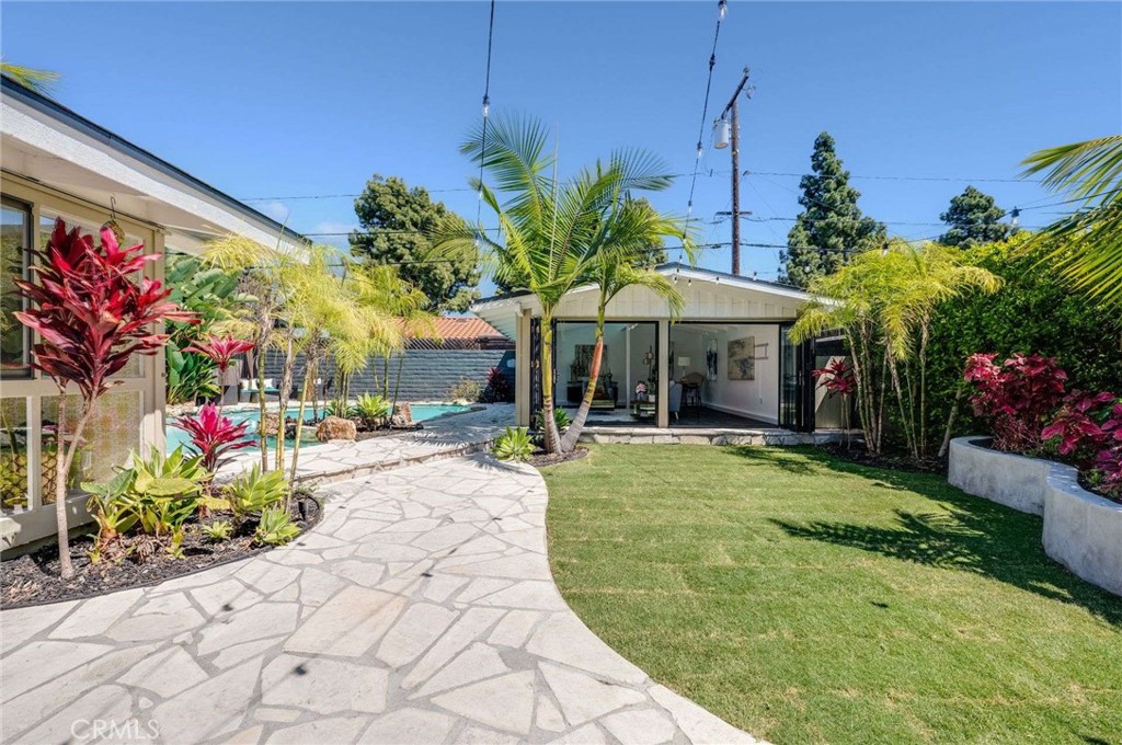 3146 Lees Avenue