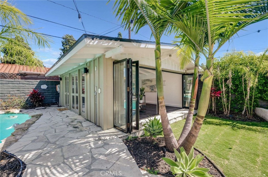 3146 Lees Avenue