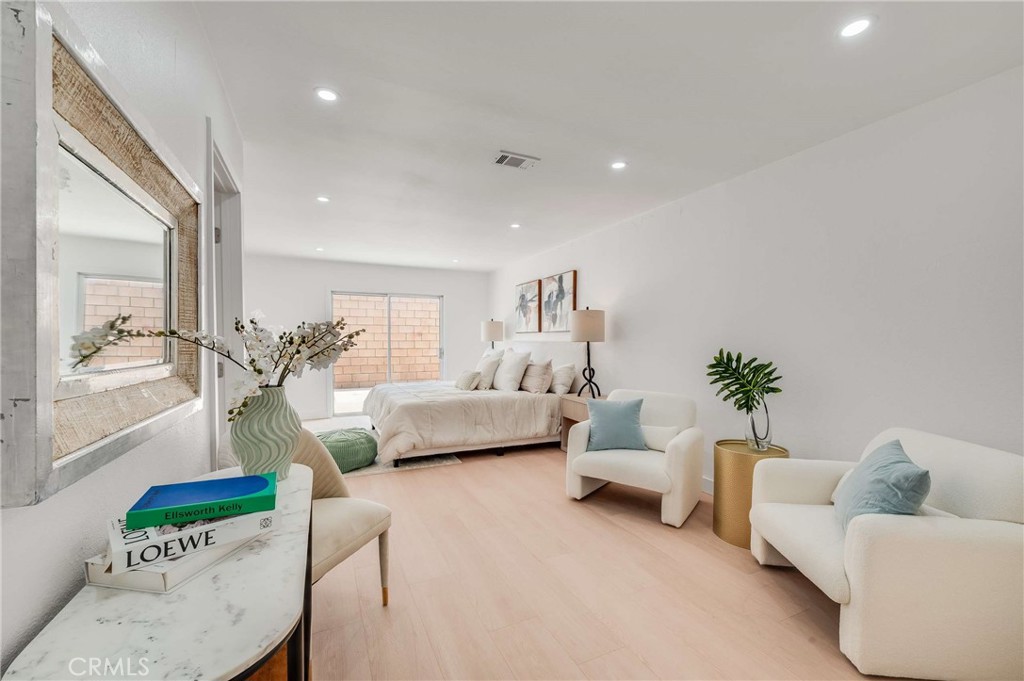 6425 Stover