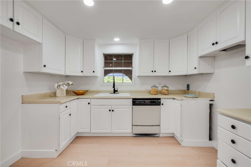 6425 Stover