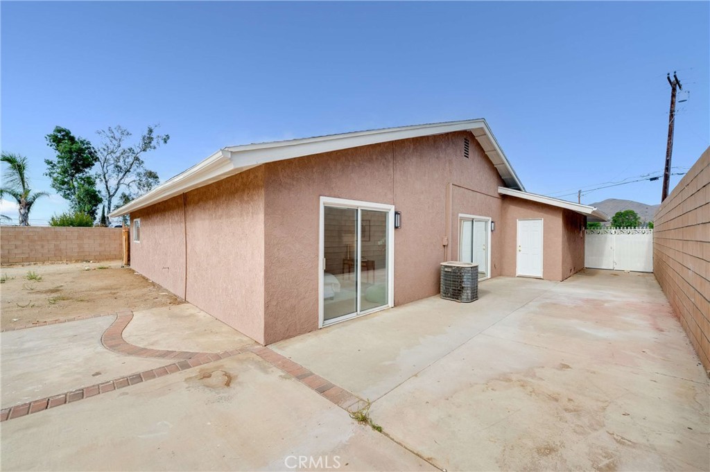 6425 Stover