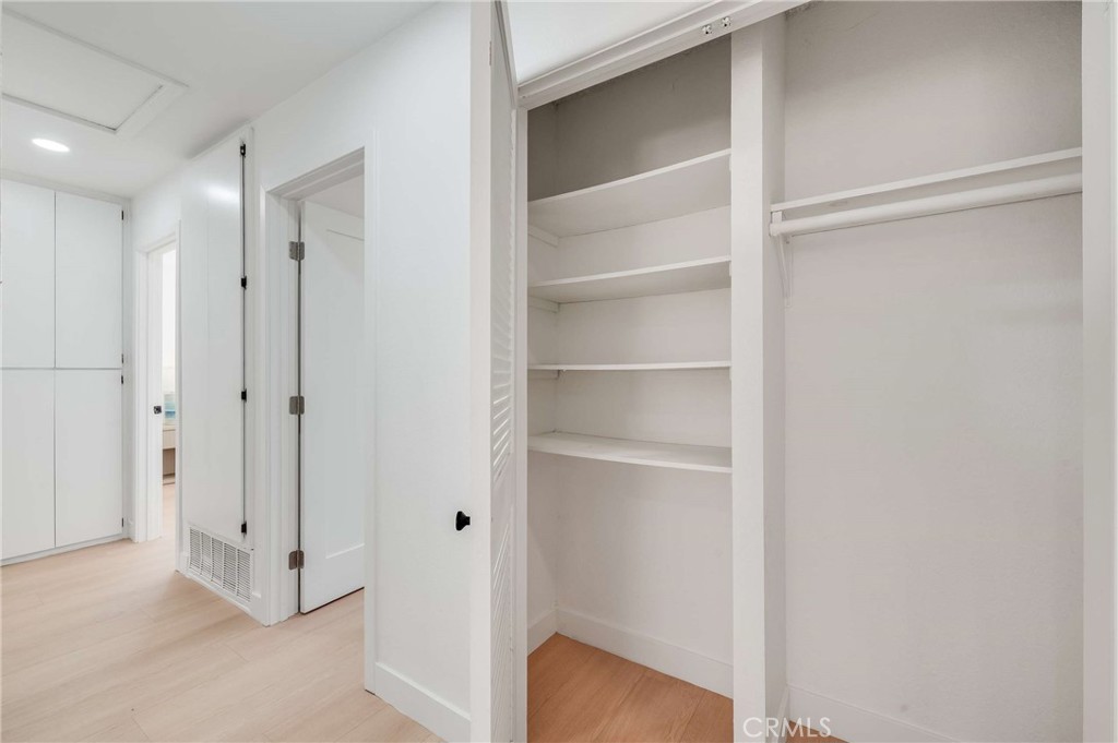 6425 Stover