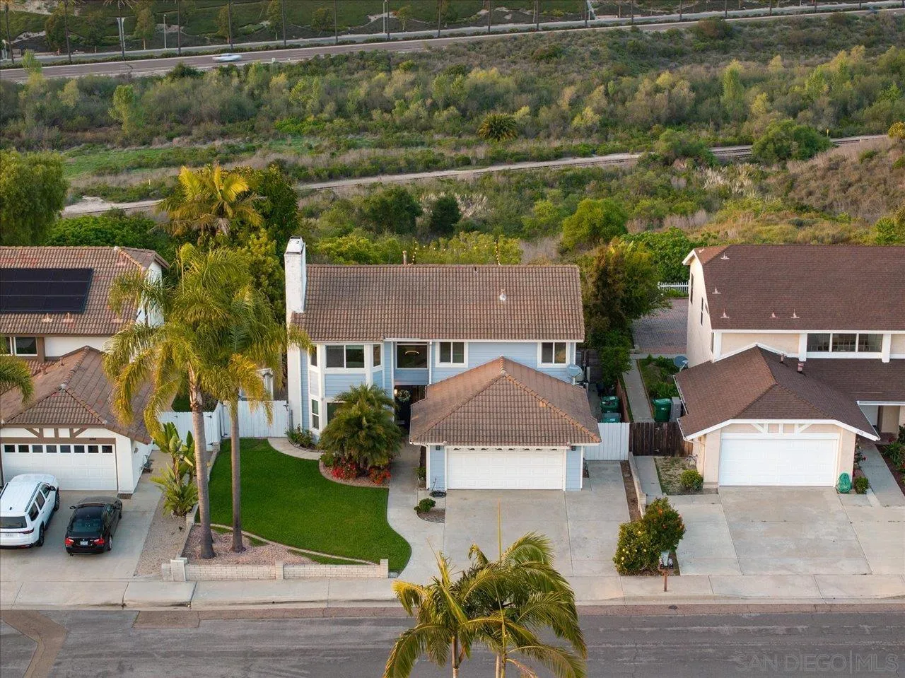 3746 Kelton Dr