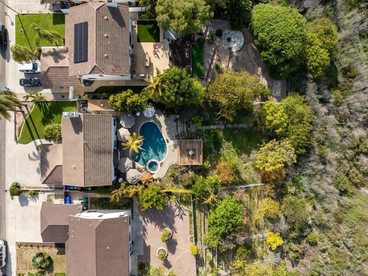 3746 Kelton Dr