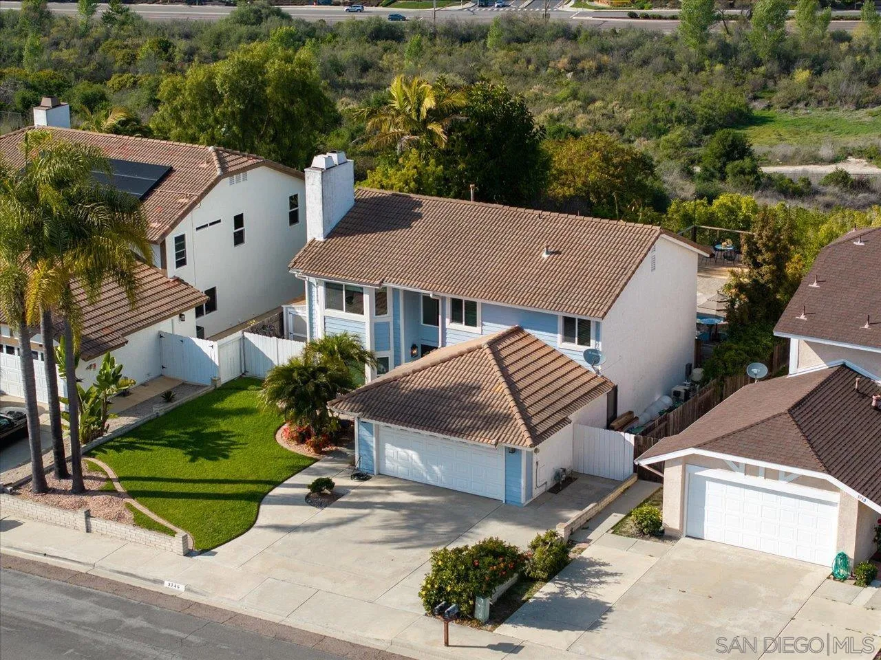 3746 Kelton Dr