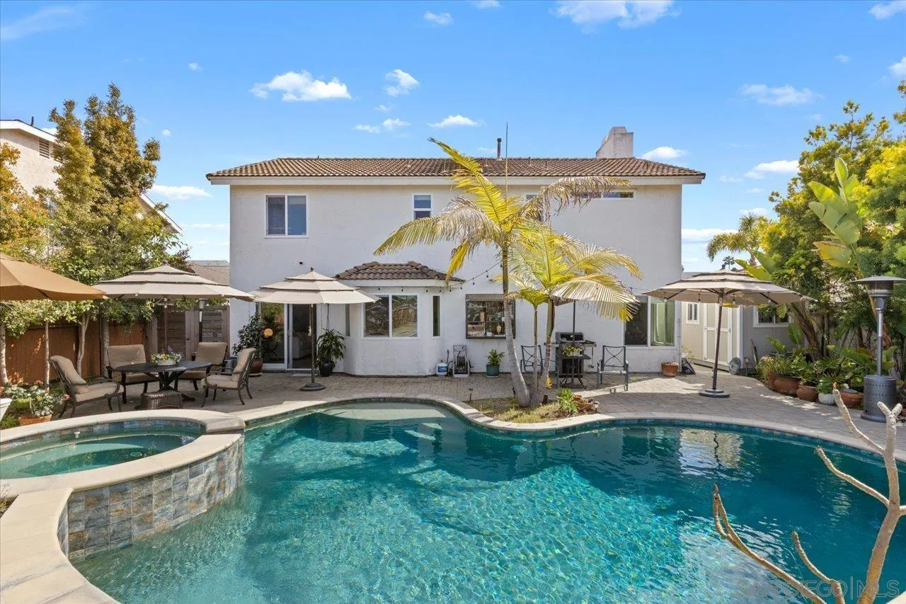 3746 Kelton Dr