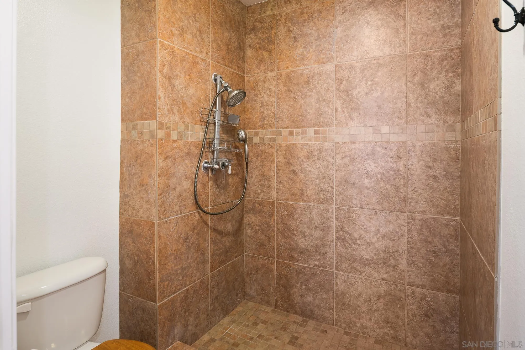 6736 Oakridge Road Unit: 211