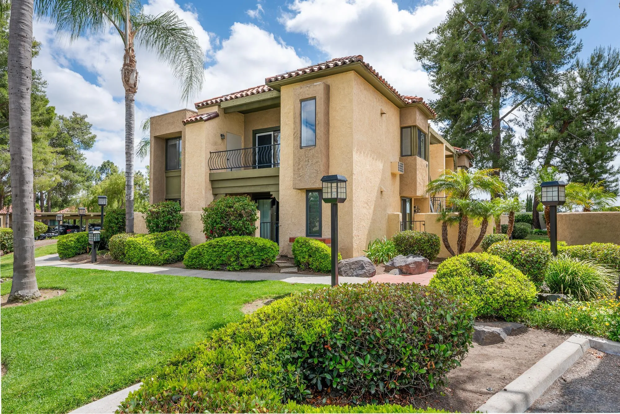 6736 Oakridge Road Unit: 211