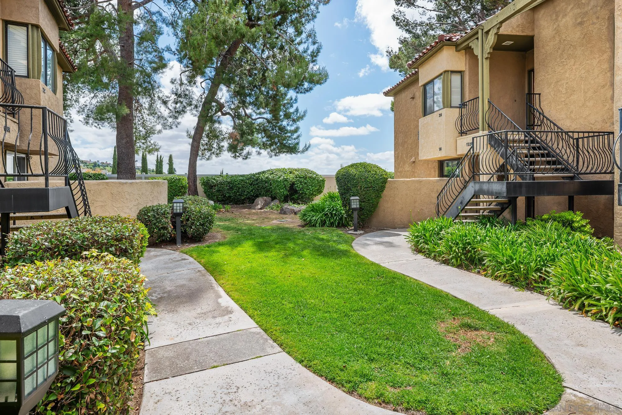 6736 Oakridge Road Unit: 211
